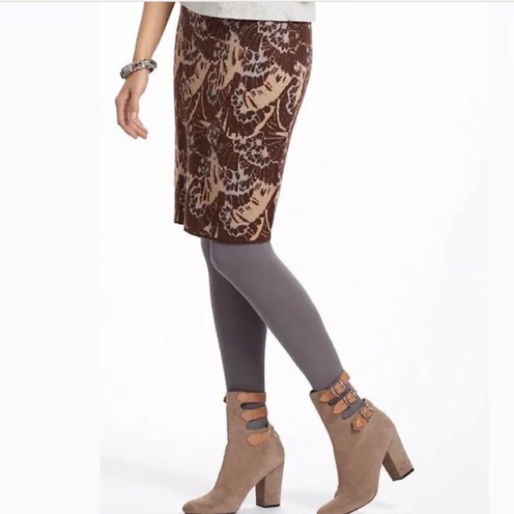 ✨Anthropologie Sparrow Brown Motif Knit Skirt✨ - Picture 2 of 7